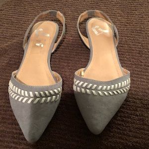 Report Gray Flats With off white design
